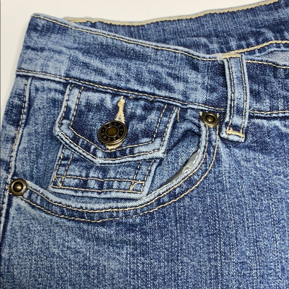 Crazy Horse cuffed hem Capri jeans - Picture 2 of 9